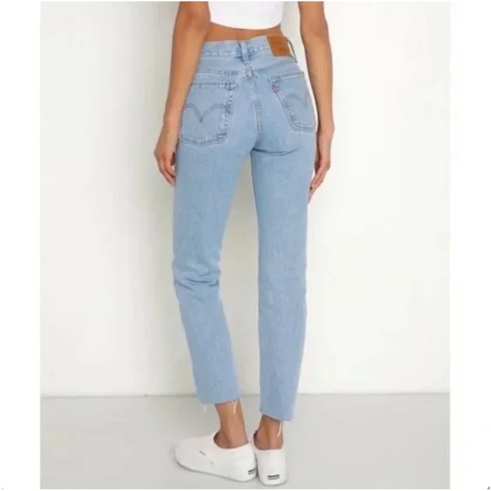 Levi’s Wedgie Straight Ankle Jeans